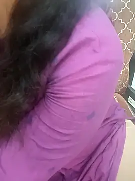 Snapshot of tamil_thaara03 chatting on November 7, 2025, 1:48 pm tamil thaara03 online show from November 7, 2025, 1:48 pm