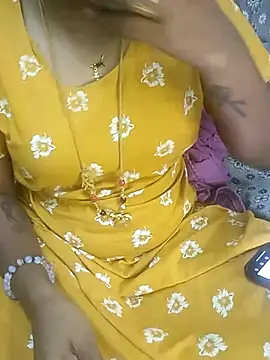 Snapshot of tamil_thaara03 chatting on November 21, 2025, 6:40 pm tamil thaara03 online show from November 21, 2025, 6:40 pm