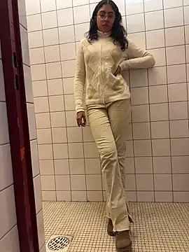 latingangsex online show from February 22, 2026, 5:10 am