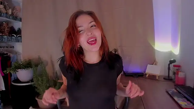 AmaruBloom online show from November 26, 2025, 2:22 am