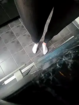 rezzzze online show from November 1, 2025, 2:11 pm