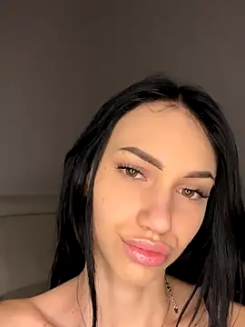 Snapshot of ilariea_girl chatting on December 3, 2025, 11:25 pm ilariea girl online show from December 3, 2025, 11:25 pm