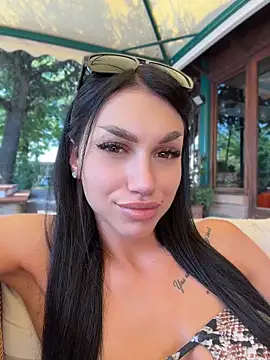 Snapshot of ilariea_girl chatting on June 29, 2026, 1:11 pm ilariea girl online show from June 29, 2026, 1:11 pm