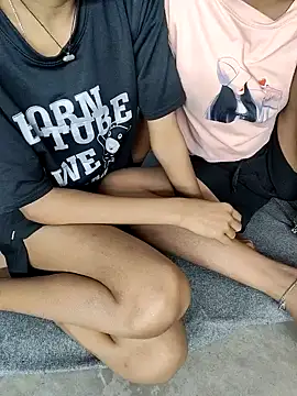 Unique girls90 online show from March 16, 2026, 6:50 am