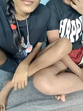 Unique girls90 online show from February 28, 2026, 1:33 pm