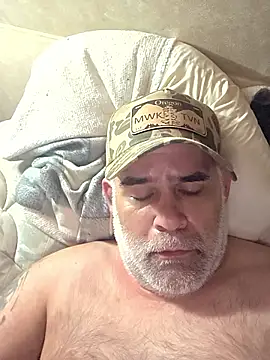 Snapshot of DeeBestEver chatting on January 11, 2026, 6:15 pm DeeBestEver online show from January 11, 2026, 6:15 pm