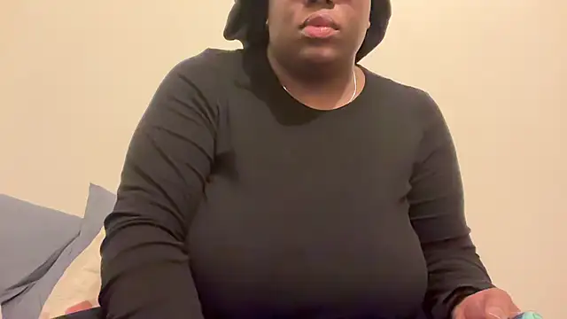 nanaisbackk online show from February 12, 2026, 5:45 pm