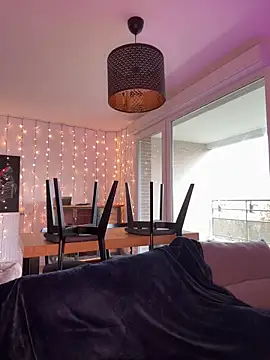 LaPetiteKim online show from December 22, 2025, 1:00 pm