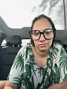 LaPetiteKim online show from March 11, 2026, 1:05 pm