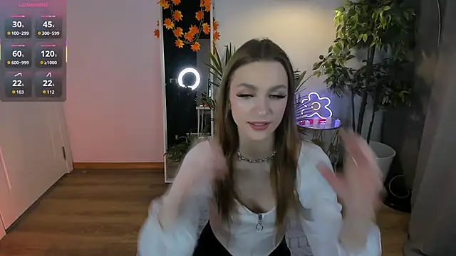 PollyMayer online show from October 24, 2025, 8:41 pm