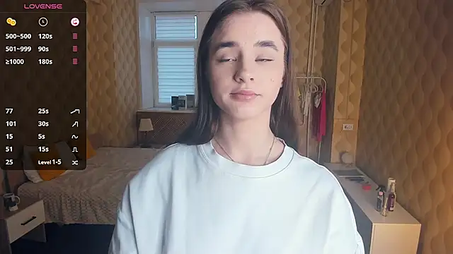 JinnyMcie online show from November 17, 2025, 7:23 am