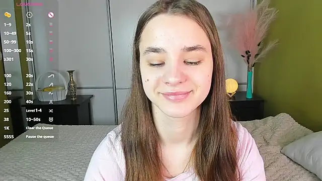 JinnyMcie online show from March 31, 2026, 10:06 am