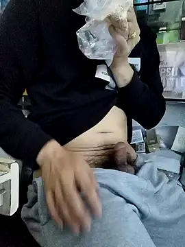 chougegg0214 online show from April 12, 2026, 12:25 am