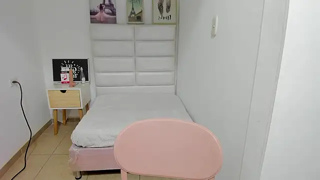 amyalvarez online show from February 15, 2026, 3:22 pm