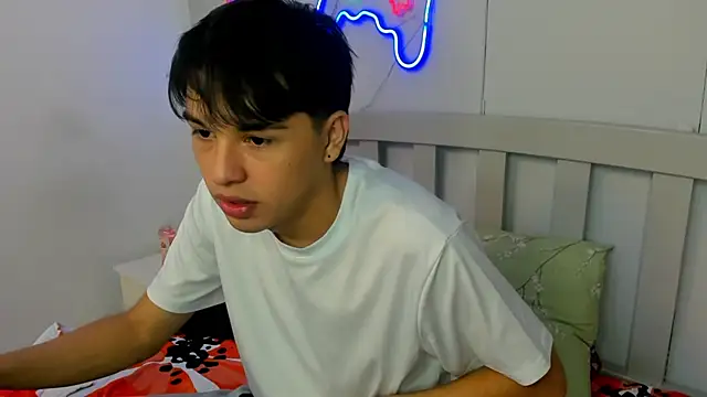 Snapshot of StiwenTwink chatting on October 12, 2025, 2:18 pm StiwenTwink online show from October 12, 2025, 2:18 pm