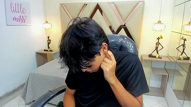 StiwenTwink online show from February 12, 2026, 12:38 pm