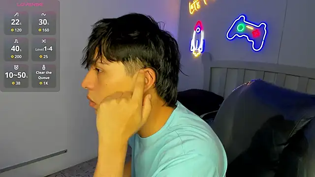 Snapshot of StiwenTwink chatting on October 23, 2025, 1:54 pm StiwenTwink online show from October 23, 2025, 1:54 pm