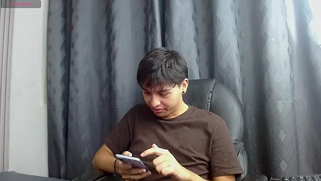 Snapshot of StiwenTwink chatting on July 11, 2026, 1:11 pm StiwenTwink online show from July 11, 2026, 1:11 pm