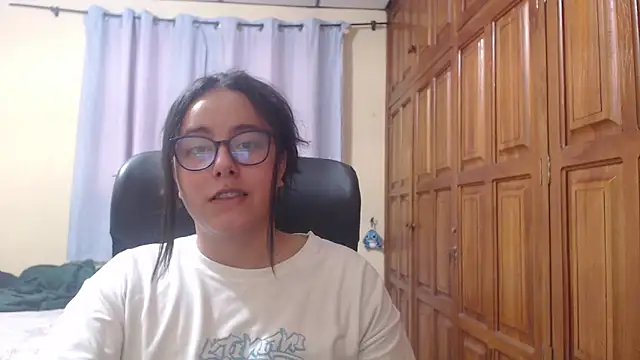 Venus cat  online show from February 1, 2026, 5:27 am