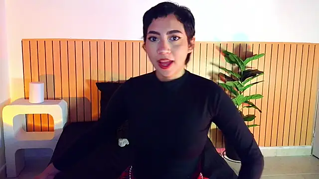 Snapshot of emma_web_ chatting on June 4, 2026, 4:44 pm emma web online show from June 4, 2026, 4:44 pm