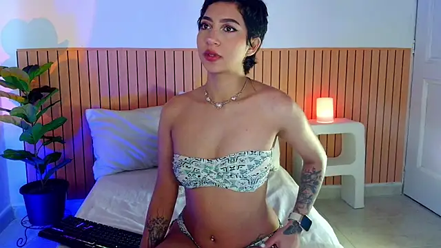 Snapshot of emma_web_ chatting on May 28, 2026, 5:08 pm emma web online show from May 28, 2026, 5:08 pm