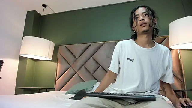 Snapshot of Dickie_Dicking chatting on November 6, 2025, 8:35 pm Dickie Dicking online show from November 6, 2025, 8:35 pm