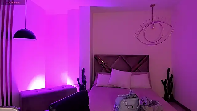 KylieJenkins online show from April 19, 2026, 11:22 am