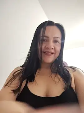 LindaSalo33 online show from November 13, 2025, 2:26 am
