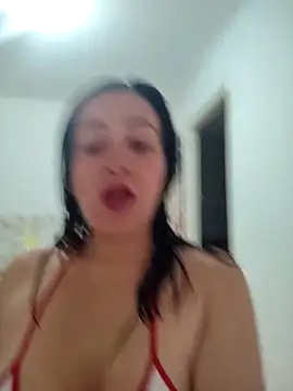 LindaSalo33 online show from November 26, 2025, 6:52 pm