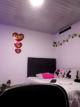 Snapshot of channel_brooks chatting on October 7, 2025, 10:11 pm channel brooks online show from October 7, 2025, 10:11 pm