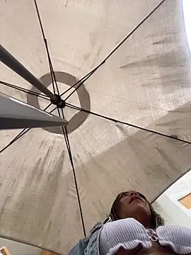 Ada Pink online show from December 4, 2025, 5:12 pm