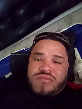 NatanSouza03 online show from October 6, 2025, 2:51 pm