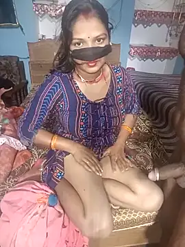 Neelam-baby1 online show from November 15, 2025, 7:07 pm