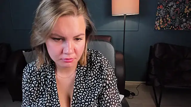 AriaEven online show from October 3, 2025, 9:11 am