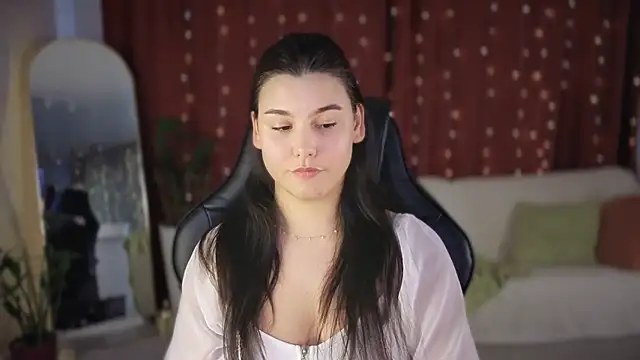 EmilyRichardss online show from March 23, 2026, 9:42 am