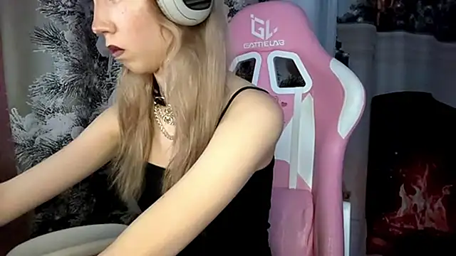 Snapshot of Jerrieberry chatting on November 30, 2025, 1:56 pm Jerrieberry online show from November 30, 2025, 1:56 pm