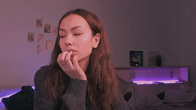 branchwithflowerss online show from December 4, 2025, 7:18 am