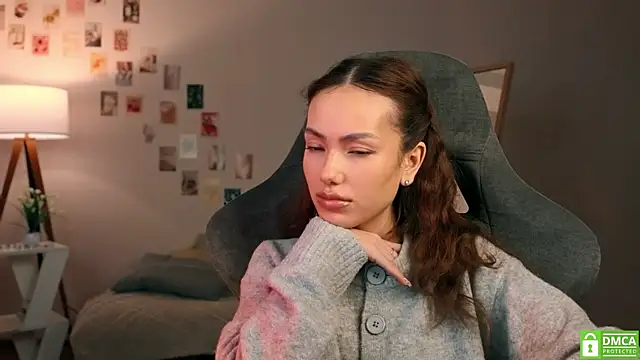 branchwithflowerss online show from November 18, 2025, 11:46 am