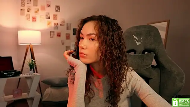 branchwithflowerss online show from November 5, 2025, 11:24 am