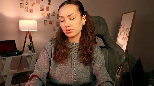 branchwithflowerss online show from November 24, 2025, 11:54 am