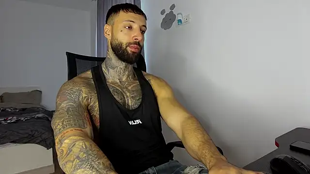 Snapshot of MasculineGuy99 chatting on November 9, 2025, 7:12 am MasculineGuy99 online show from November 9, 2025, 7:12 am