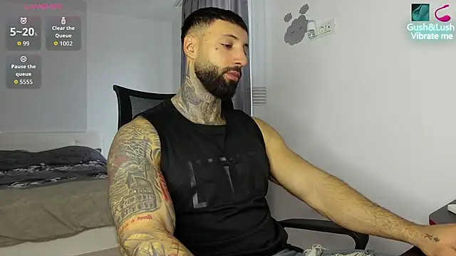 Snapshot of MasculineGuy99 chatting on December 2, 2025, 8:16 am MasculineGuy99 online show from December 2, 2025, 8:16 am