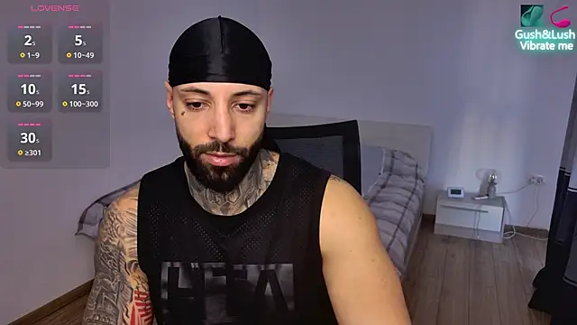 Snapshot of MasculineGuy99 chatting on December 15, 2025, 9:59 am MasculineGuy99 online show from December 15, 2025, 9:59 am