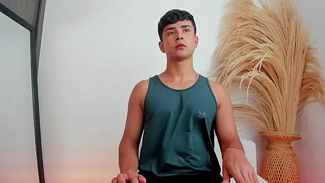 Thiago Connor21 online show from December 15, 2025, 6:03 pm