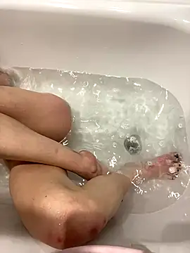 Snapshot of pleasedontpressaredburton chatting on November 19, 2025, 10:59 am pleasedontpressaredburton online show from November 19, 2025, 10:59 am