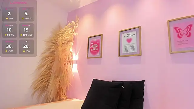 Snapshot of TracyDavis_ chatting on October 19, 2025, 1:14 pm TracyDavis online show from October 19, 2025, 1:14 pm