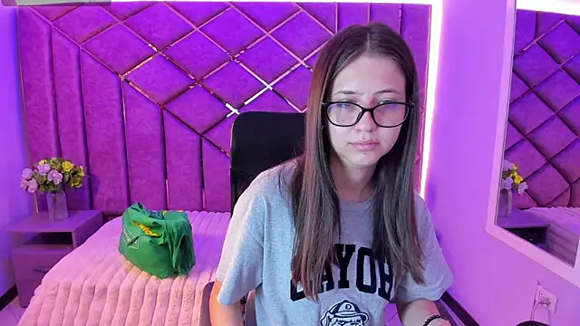 sarah sweett  online show from May 28, 2026, 2:45 pm