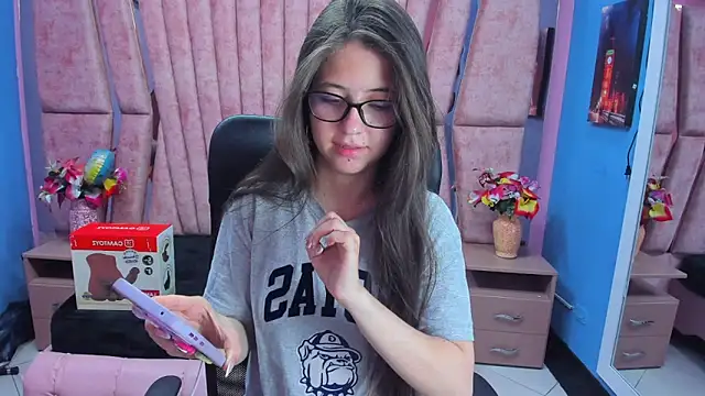 sarah sweett  online show from March 17, 2026, 3:04 pm