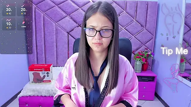 sarah sweett  online show from May 12, 2026, 3:51 pm