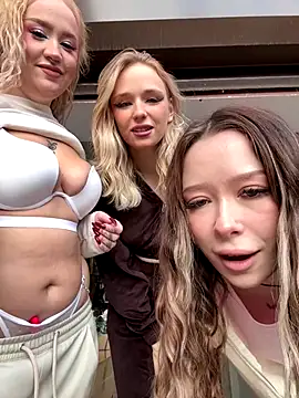 Snapshot of RollDolls chatting on October 30, 2025, 5:06 am RollDolls online show from October 30, 2025, 5:06 am